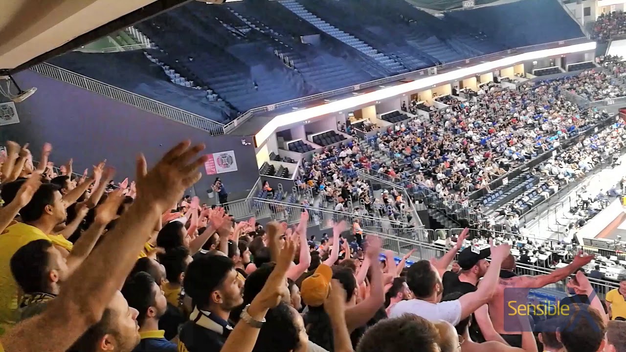 Fenerbahçe tribünü, Ergin Ataman'a Vitoria'da ki sözlerinden dolayı fazlasıyla bilenmiştir