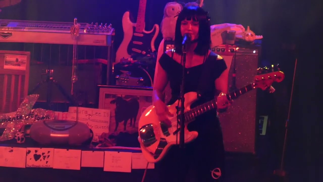 Khruangbin  -  
