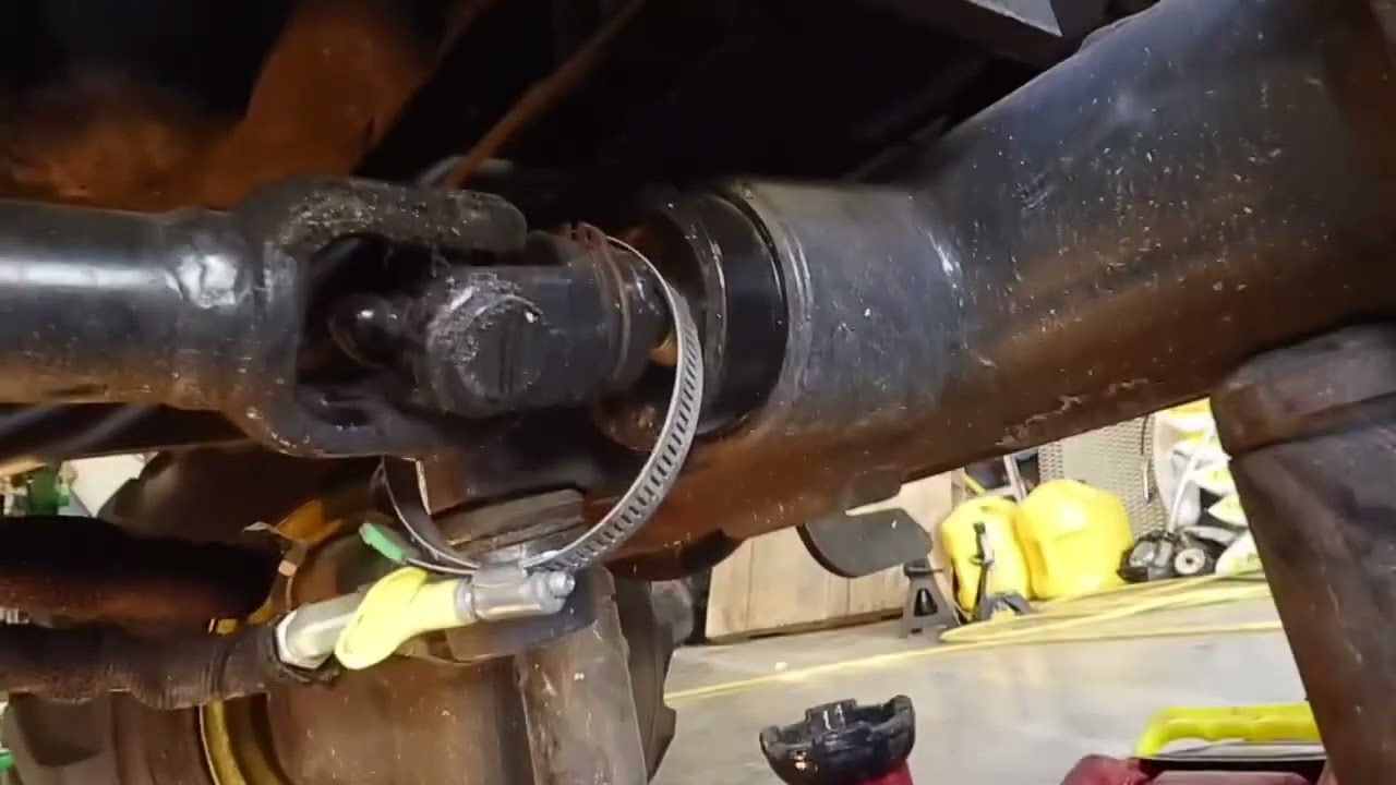 John Deere 1025R grease maintenance