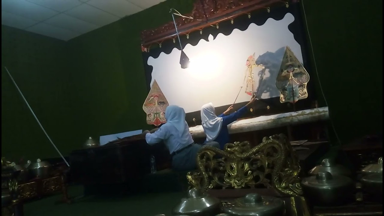 PENGENDHANG PUTRI GENES GAYATRI SUKMANINGTYAS