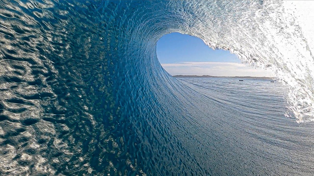 PERFECT MORNING BARRELS IN THE MENTAWAIS (RAW POV)