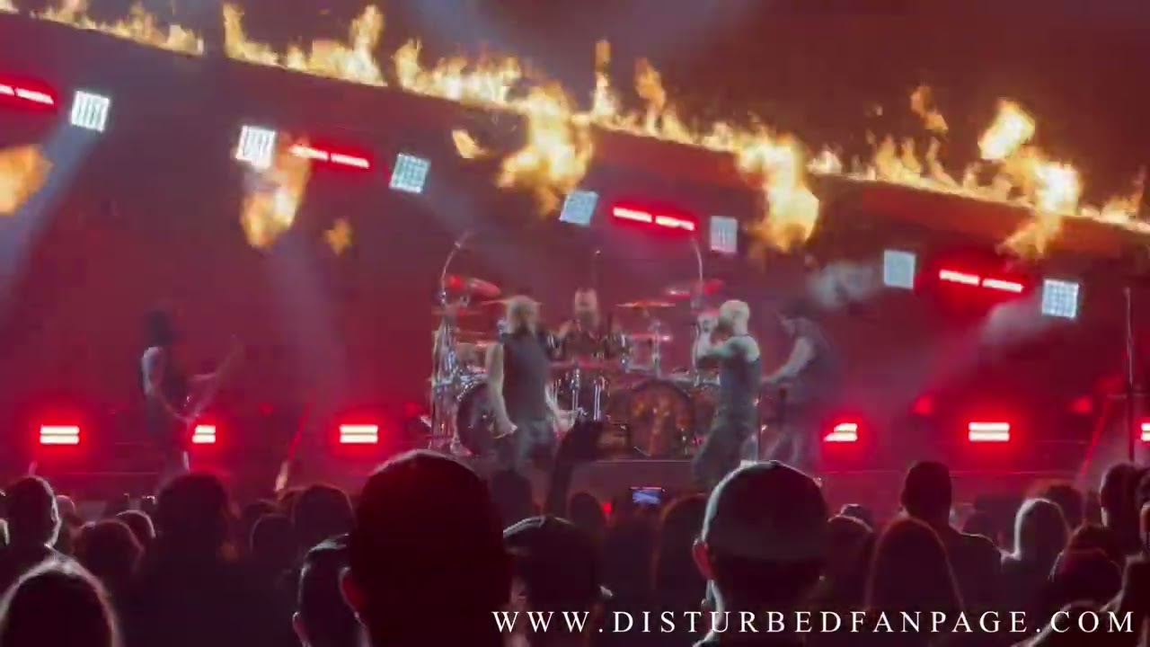 Disturbed - Stricken (Featuring Chris Daughtry) Live in Nashville, TN