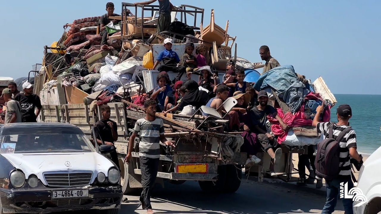 عائلات فلسطينية تنزح إلى الجنوب بعد تكثيف القصف الإسرائيلي على مدينة غزة