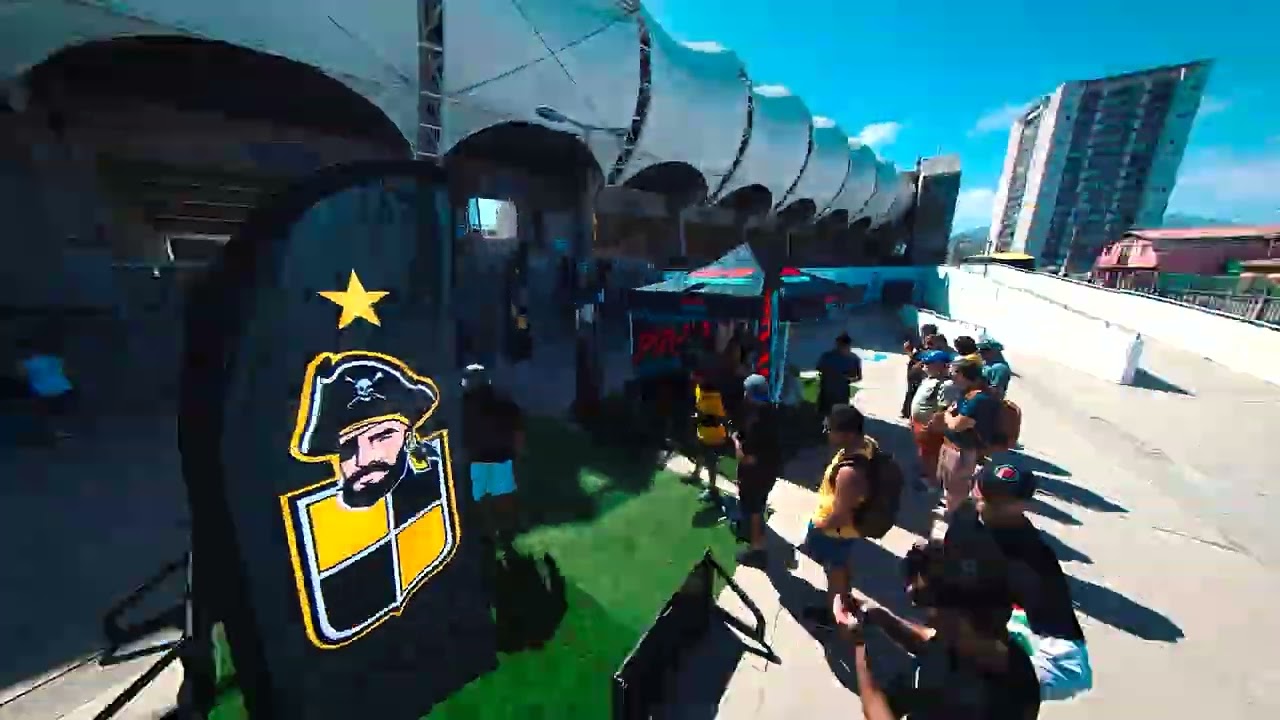 🤩 Игры, голы и подарки на стадионе с пин-ап моделями 💛🏟️🖤