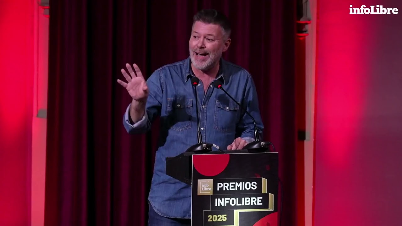 Mon&oacute;logo de H&eacute;ctor de Miguel en los Premios infoLibre 2025