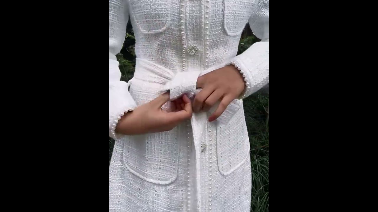 The way a belt buckle is tied