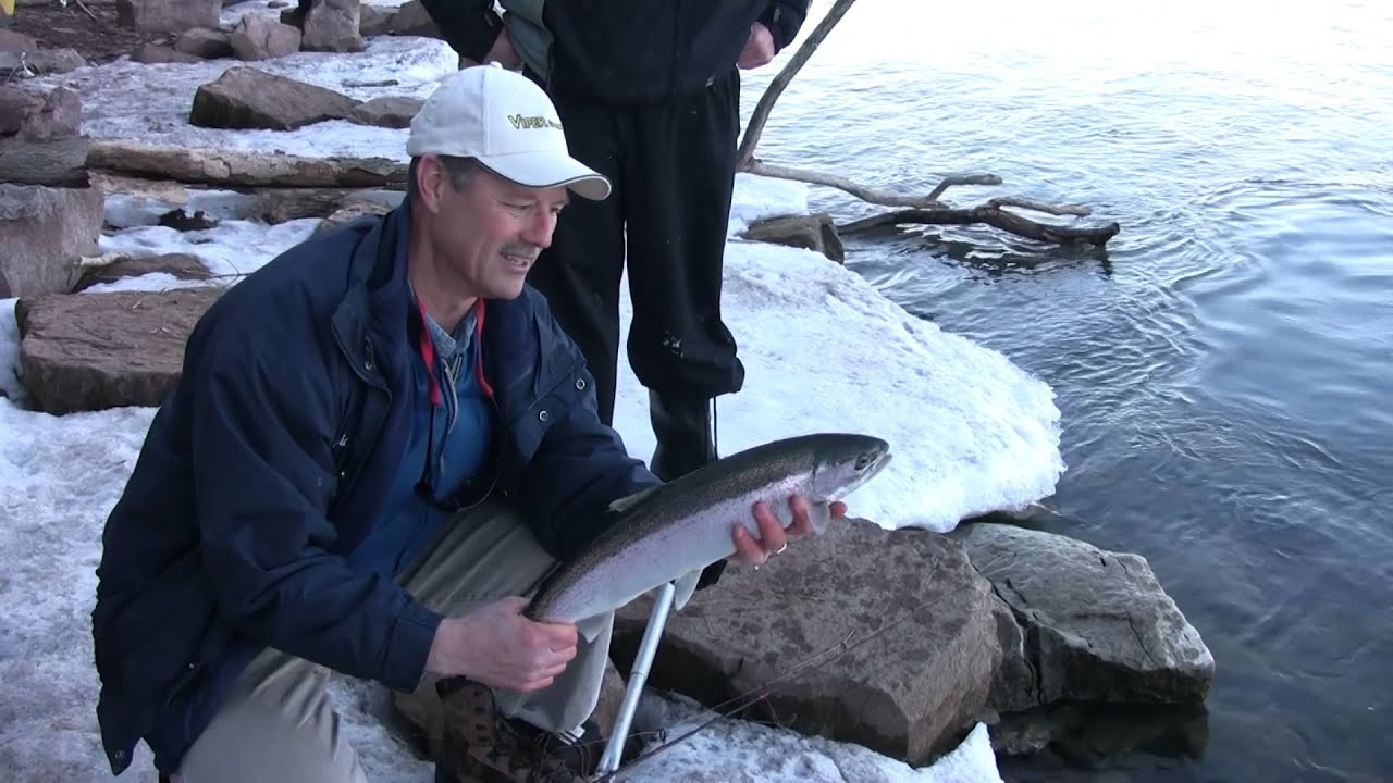 Shoreline Early Spring Lake Trout (Steelhead) - How to Catch Trout from Shore