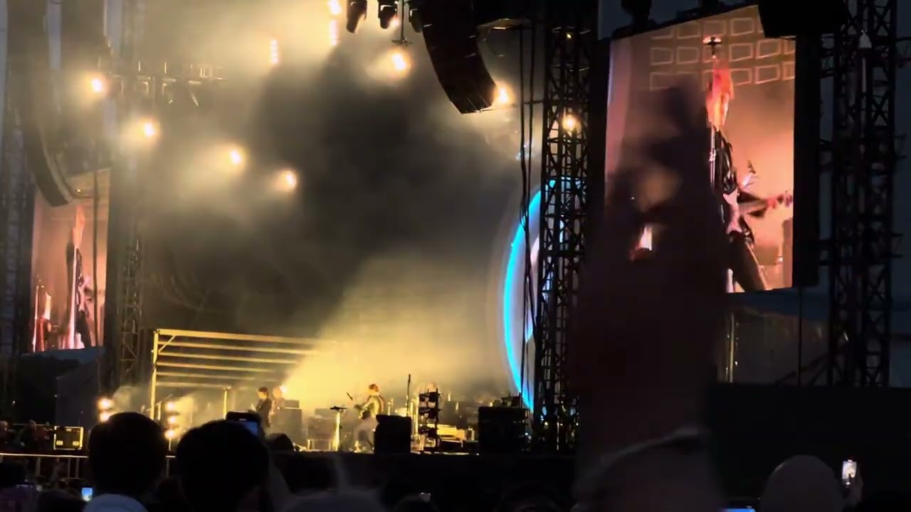 18 - Body Paint - Arctic Monkeys - Bellahouston Park, Glasgow - 25.06.23
