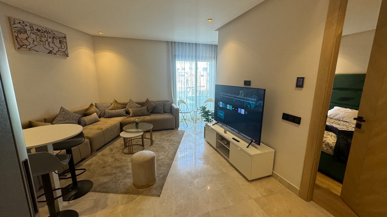 ستوديو مع اتات لظروف للبيع من CFC قطب مالي الدار البيضآء 🇲🇦 115 مليون سنتيم 0630615471