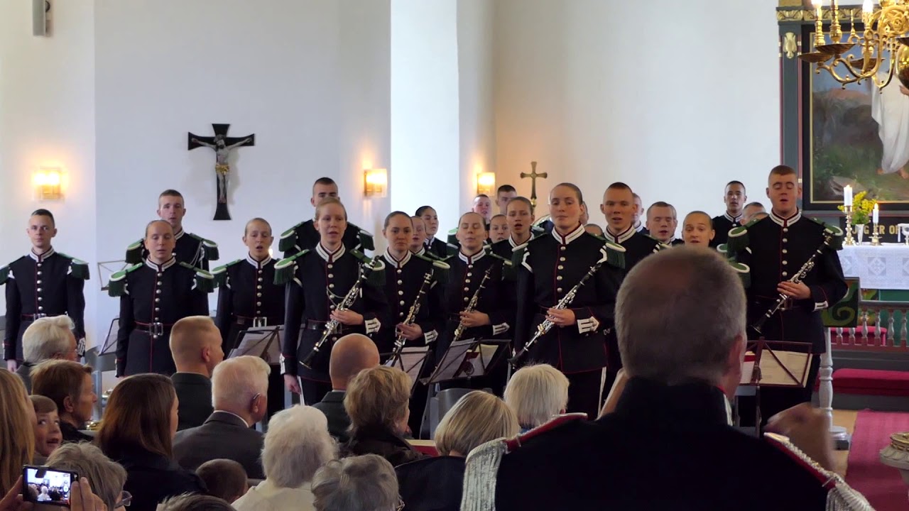 HMKG 2017 - Bruremarsj Fra Lødingen - 2017-08-13 Brønnøy kirke