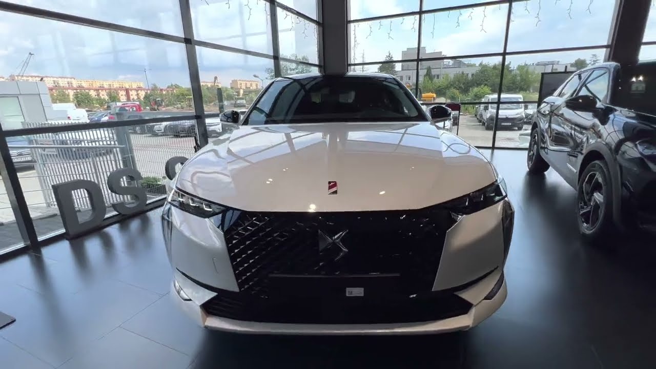DS4 PureTech 180KM Performance Line + - Walk around