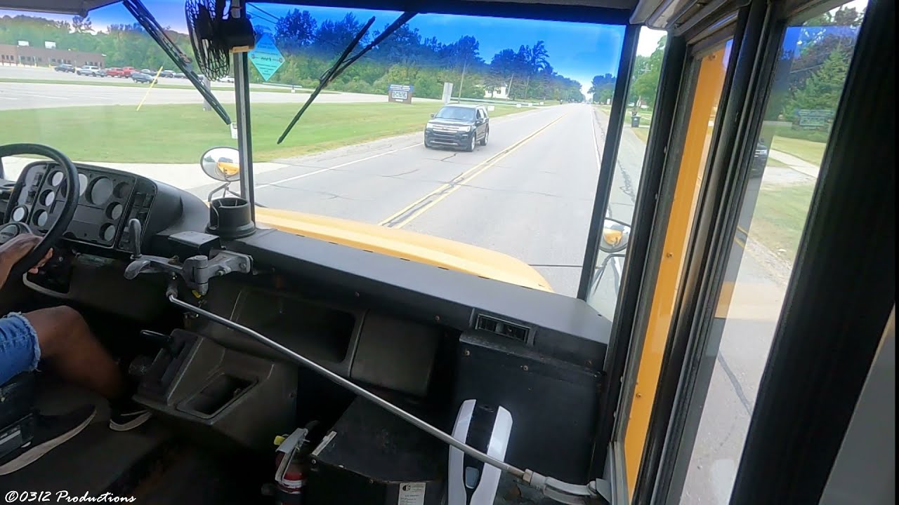 Driving A 1999 Thomas Freightliner FS65 W/ Cummins 5.9L & AT545