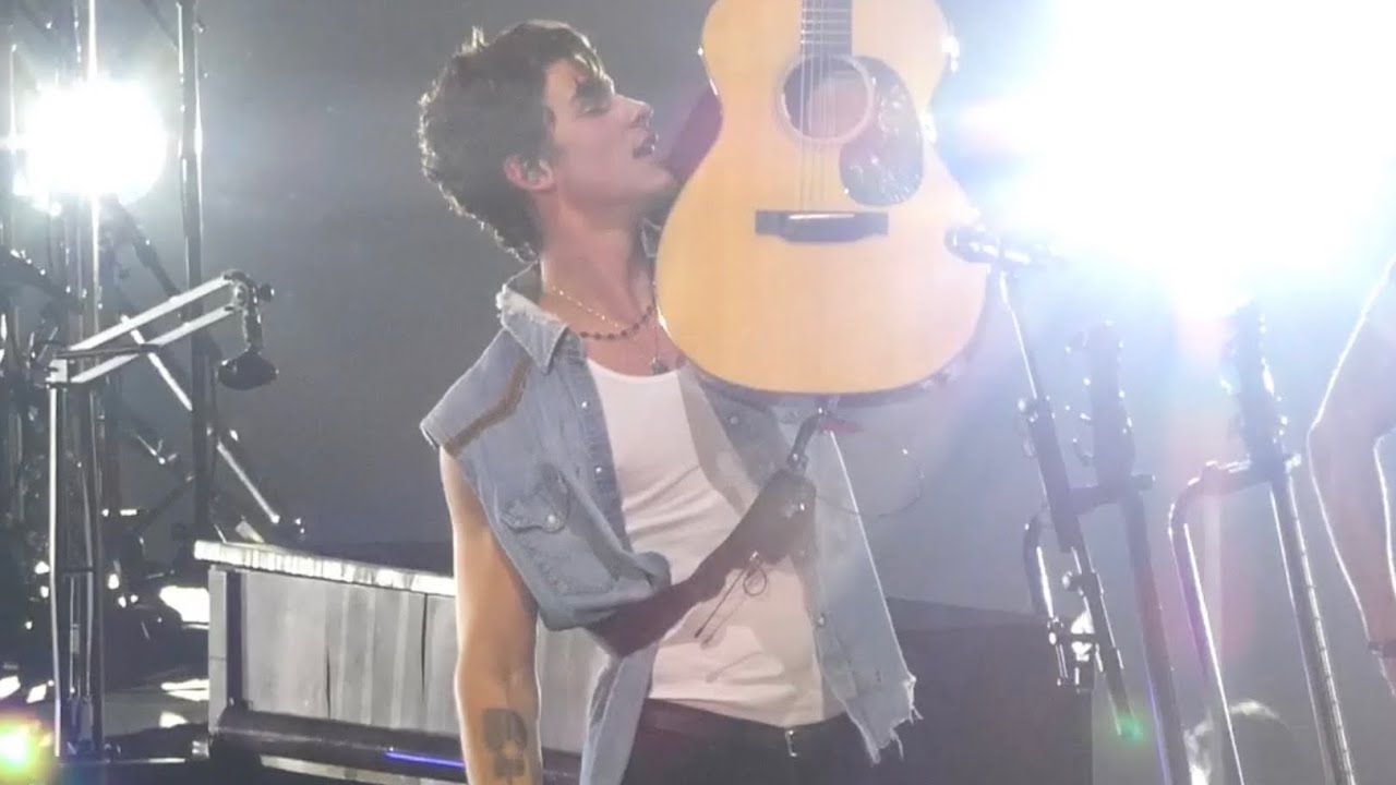 Shawn Mendes - Stitches (Live in Manila, 2019)