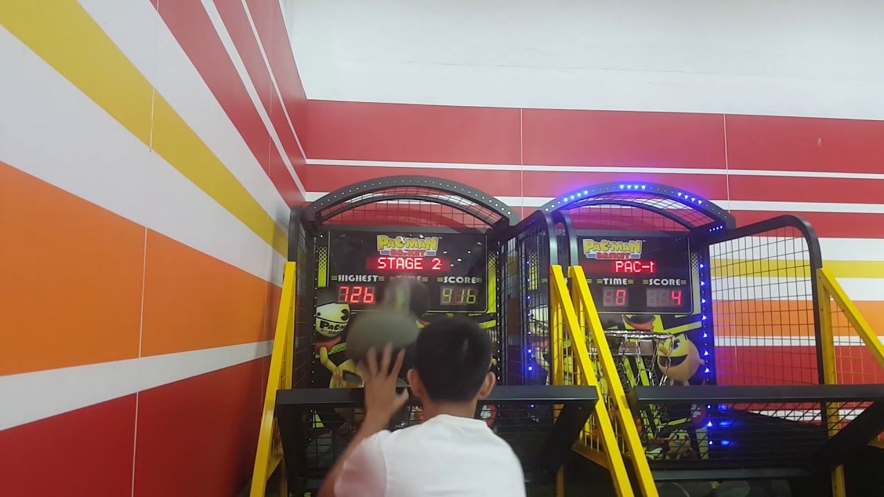 PacMan Basketball Jr. Arcade at Namco Tsuen Wan West, Hong Kong (in 2017) 食鬼版迷你街頭籃球機