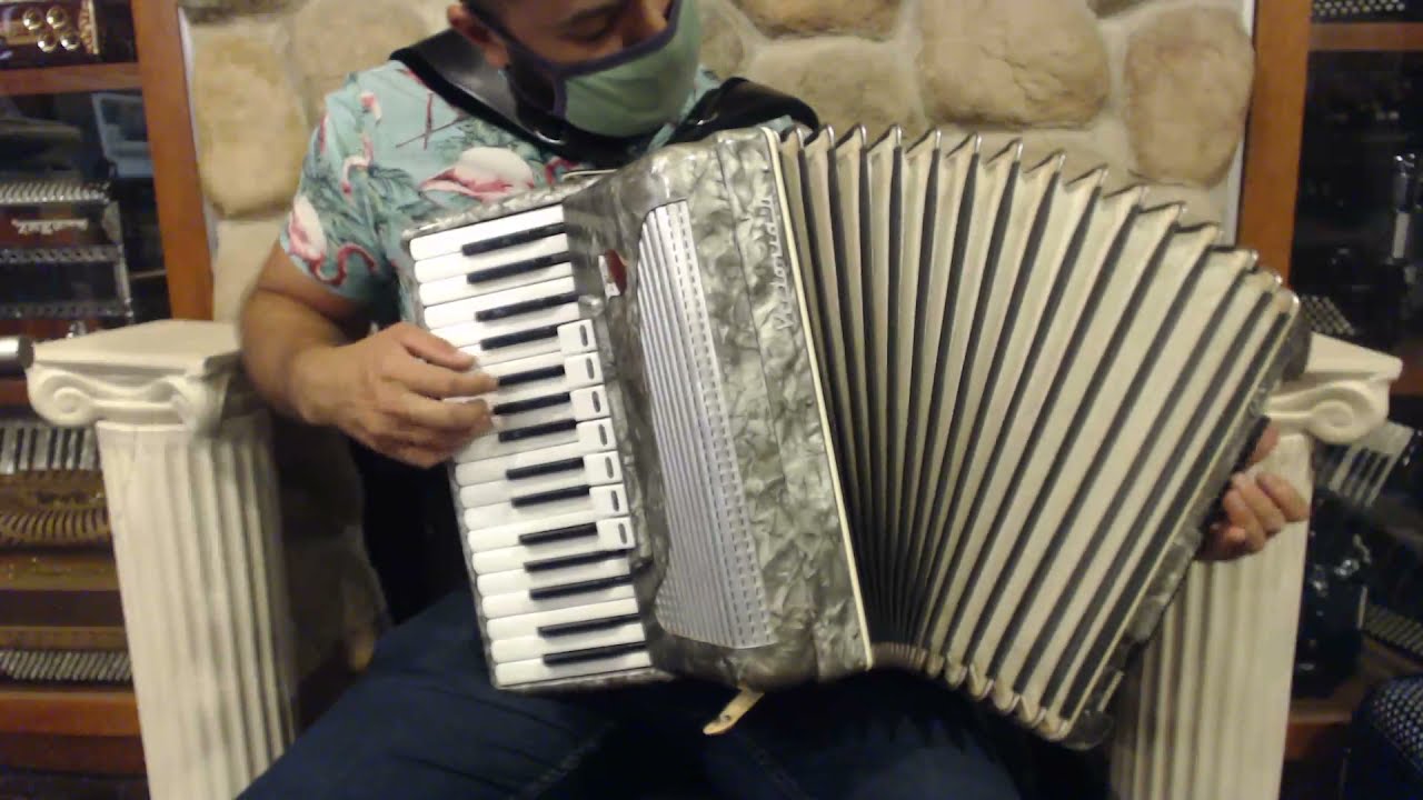 4869 - Silver Muza Victoria II Piano Accordion LMM 34 80 $499