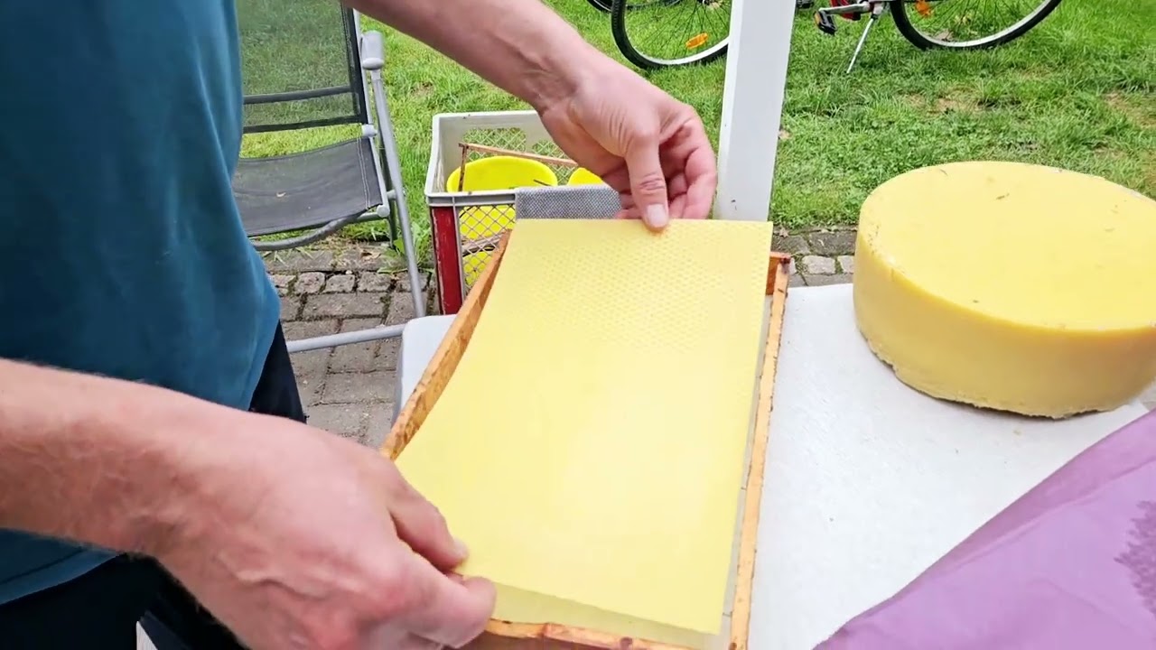 Muster für Bienenwabe aus abgedrucktem Wachsplatten