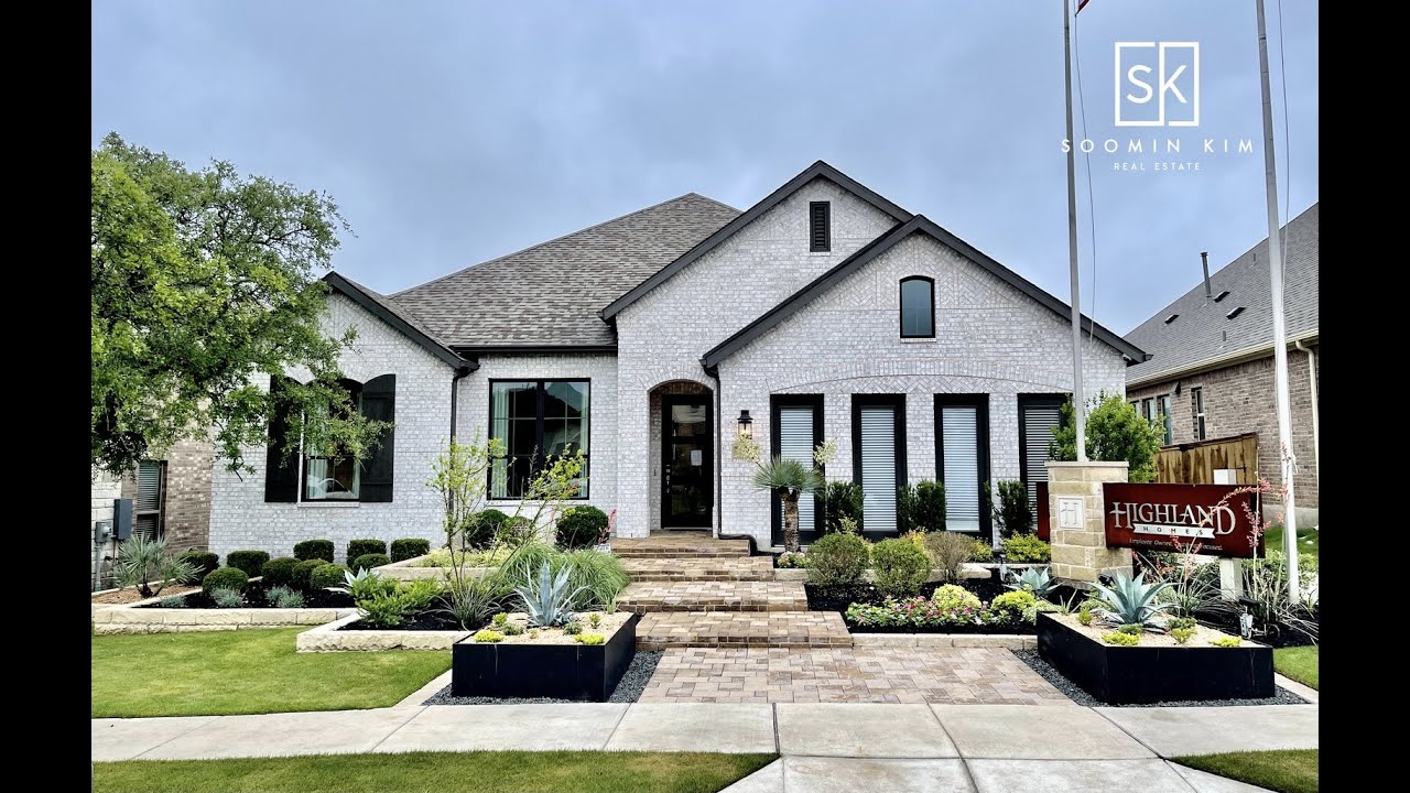 Highland Homes | Palmera Ridge | The Canterbury | 2800 SF | 3-4 Bedrooms | Media Room | Model Tour
