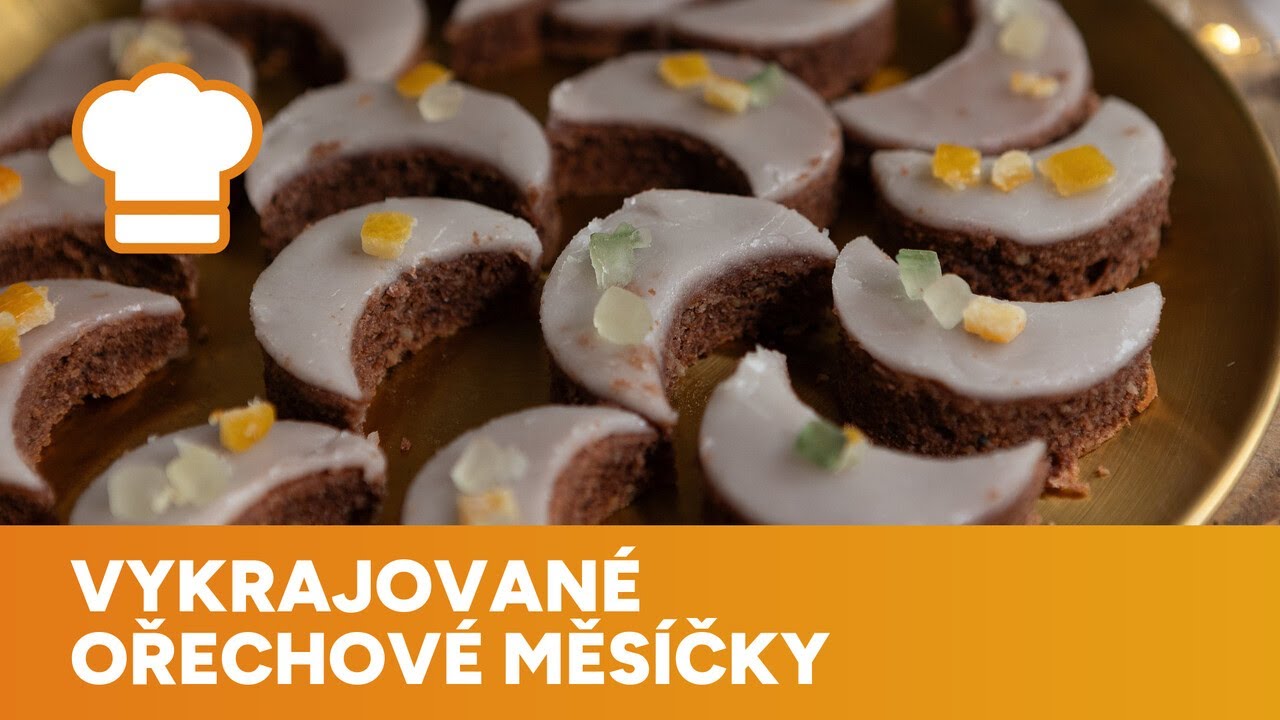 Vykrajované ořechové měsíčky jsou cukroví, které je jednoduché a efektní