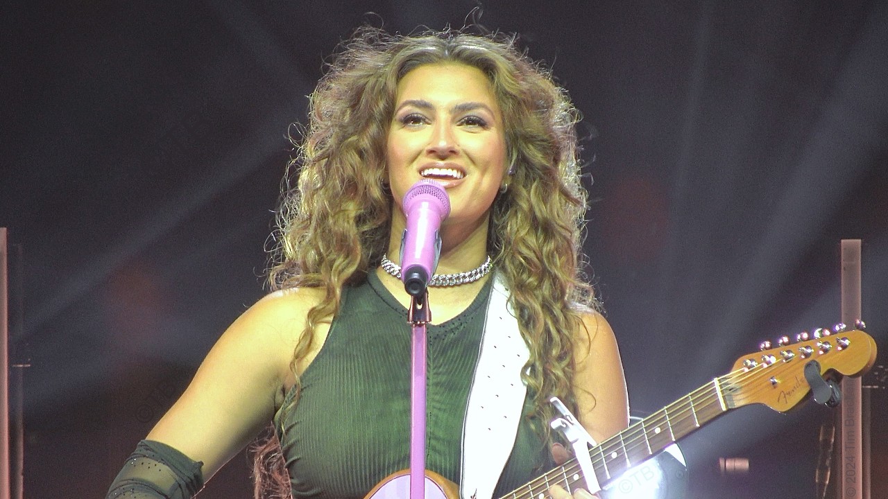 Tori Kelly - All In My Head / Thinkin Bout You (Frank Ocean cover) - Live Acoustic - 4K