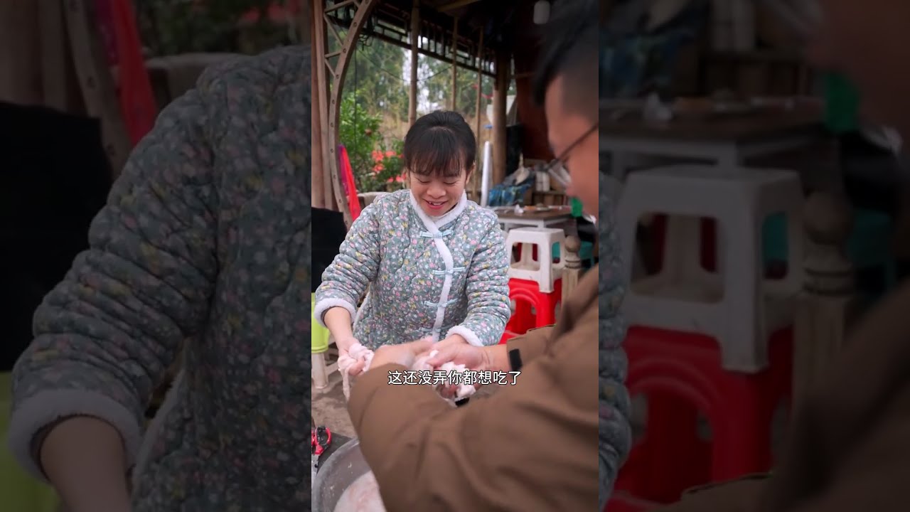 桃子最近又嘴馋了，提一笼猪大肠爆炒一盘，又要多吃两碗饭 