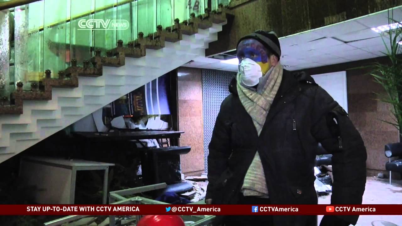 Police Clashed with Protesters During Violent Night in Kiev