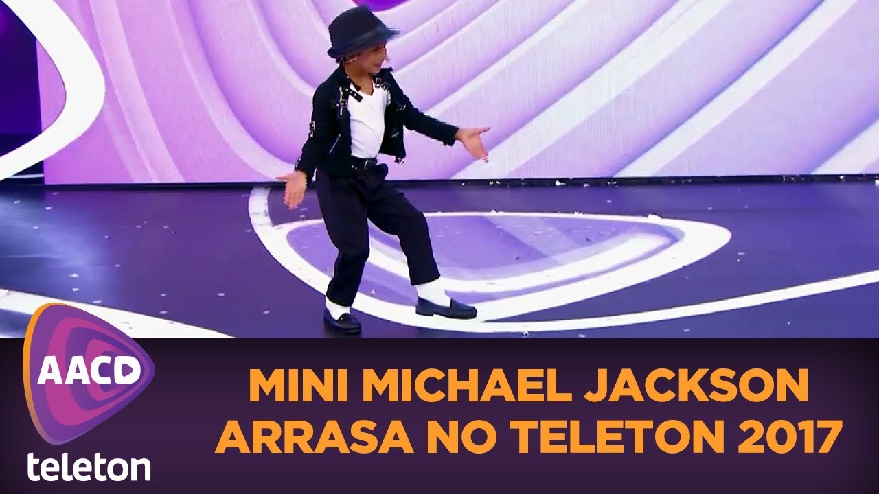 Mini Michael Jackson arrasa no palco | Teleton 2017