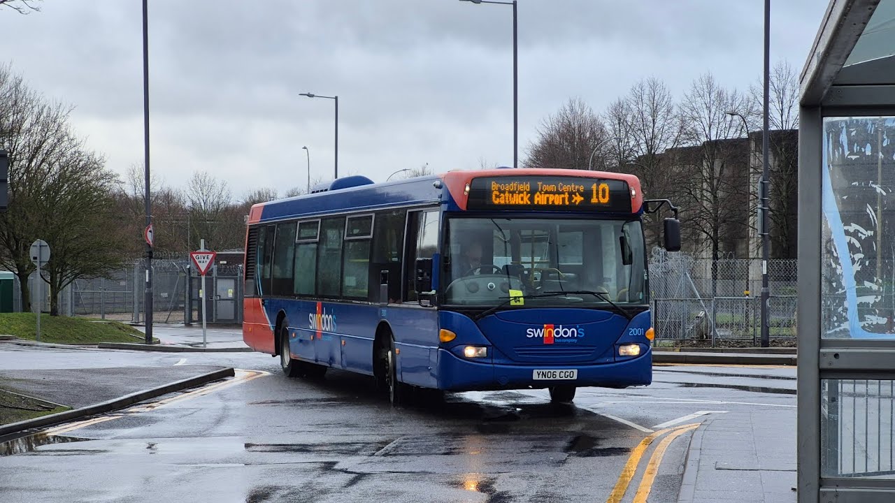 On loan to Metrobus: Swindon's Bus Company Scania N94UB OmniCity | 2001 (YN06 CGO) | Route 10