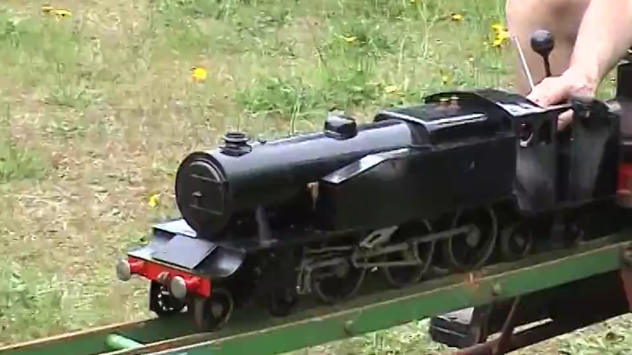 Prescot & District Model Engineering Society, Sunday June 2nd 2002 Members Running Day