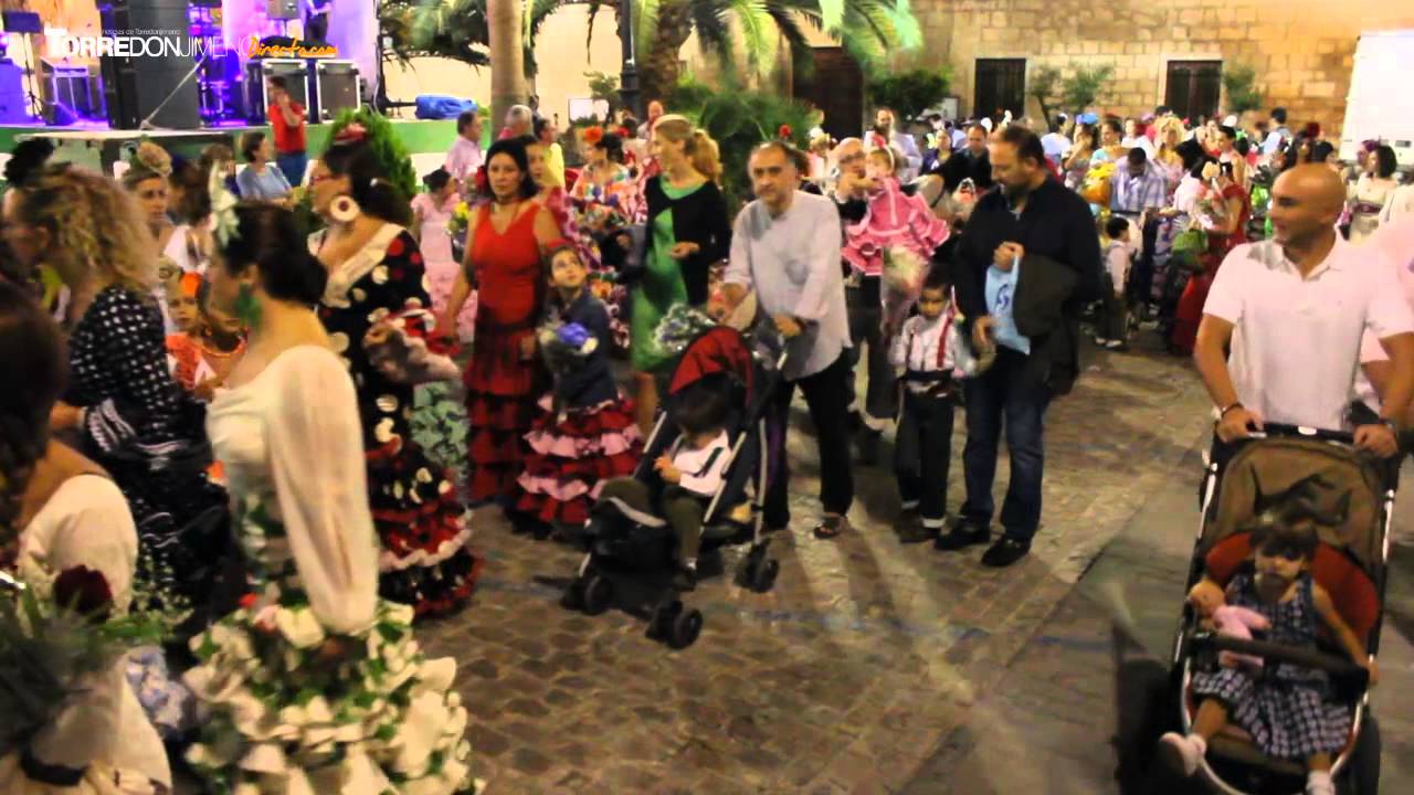 Ofrenda de alimentos y flores para agasajar a la Patrona de Torredonjimeno