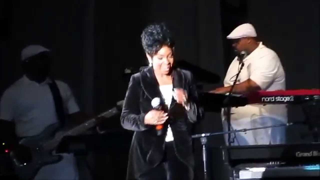 Gladys Knight, Licence to Kill