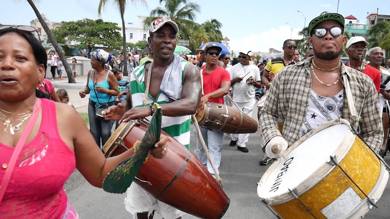 Congas en los carnavales de Cienfuegos