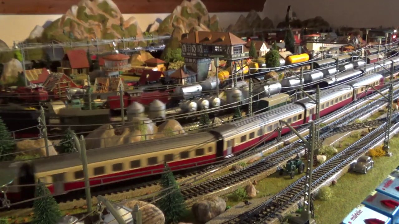 Märklin H0 Nostalgieanlage M-Gleise analog / 10 Züge Analogbetrieb.