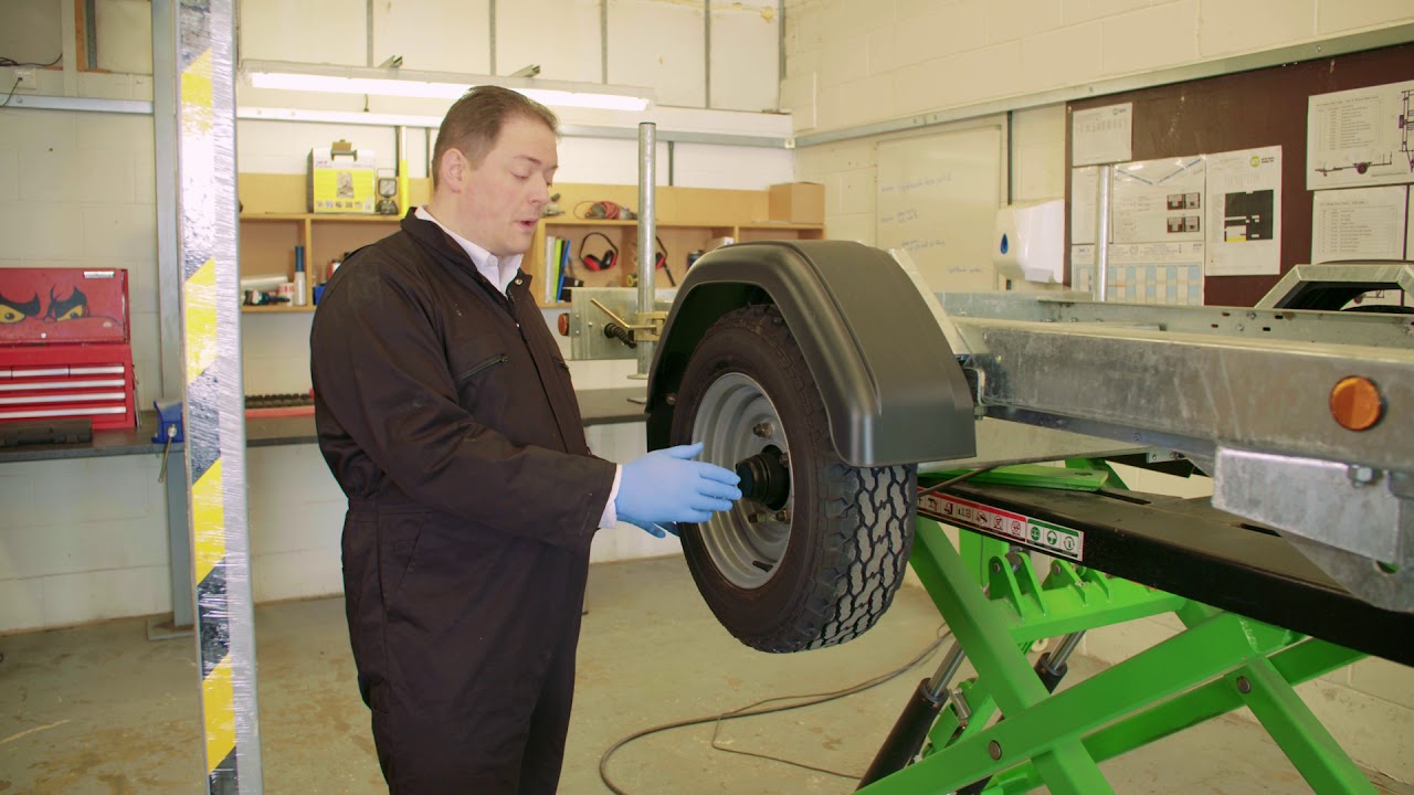 How to service your trailer