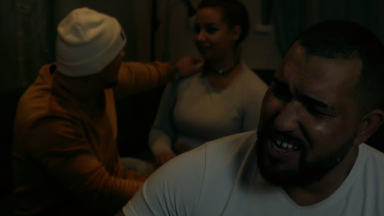 El T&eacute;&eacute; & M&aacute;t&eacute; Dzsi - Balh&eacute; [OFFICIAL MUSIC VIDEO]
