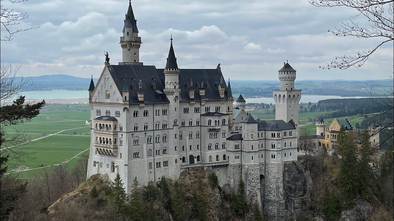 F&uuml;ssen and Neuschwantein Castle 🏰 | Walking tour 4K