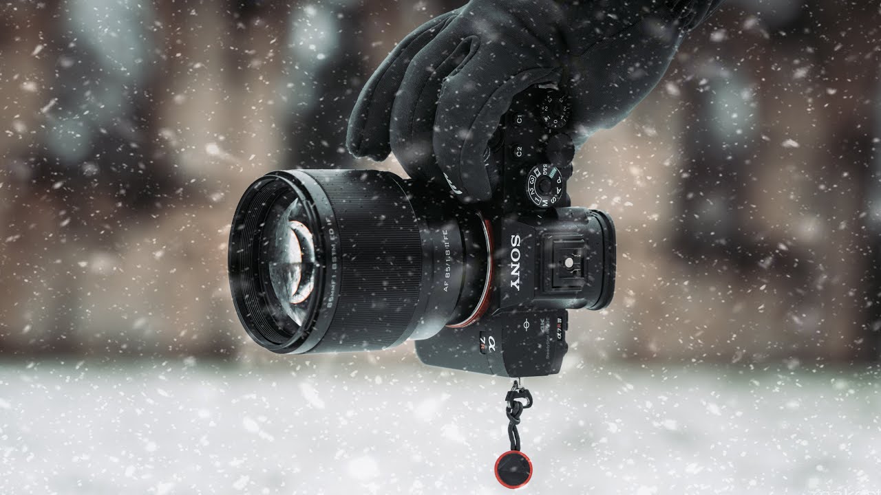 Snow City Street Photography POV - Sony A7RIV // Viltrox 85mm 1.8 Lens