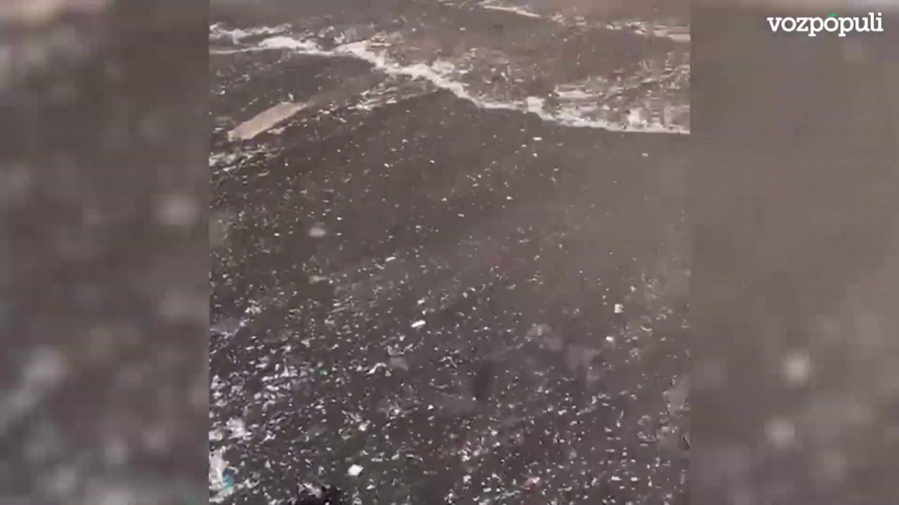 El vídeo que muestra una playa de Tenerife con cientos de kilos de microplásticos