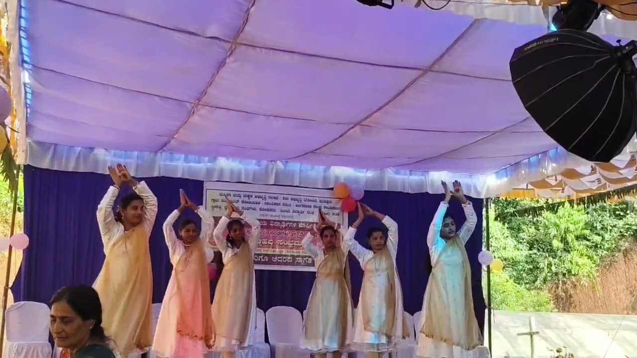 ರಾಮ್ ಸಿಯಾ ರಾಮ್. ಮಕ್ಕಳ ಪೋಷಕರು. ಕಾಂತಿಜಾಲು ಅಂಗನವಾಡಿ. ಪುತ್ತೂರು ದ ಕ 