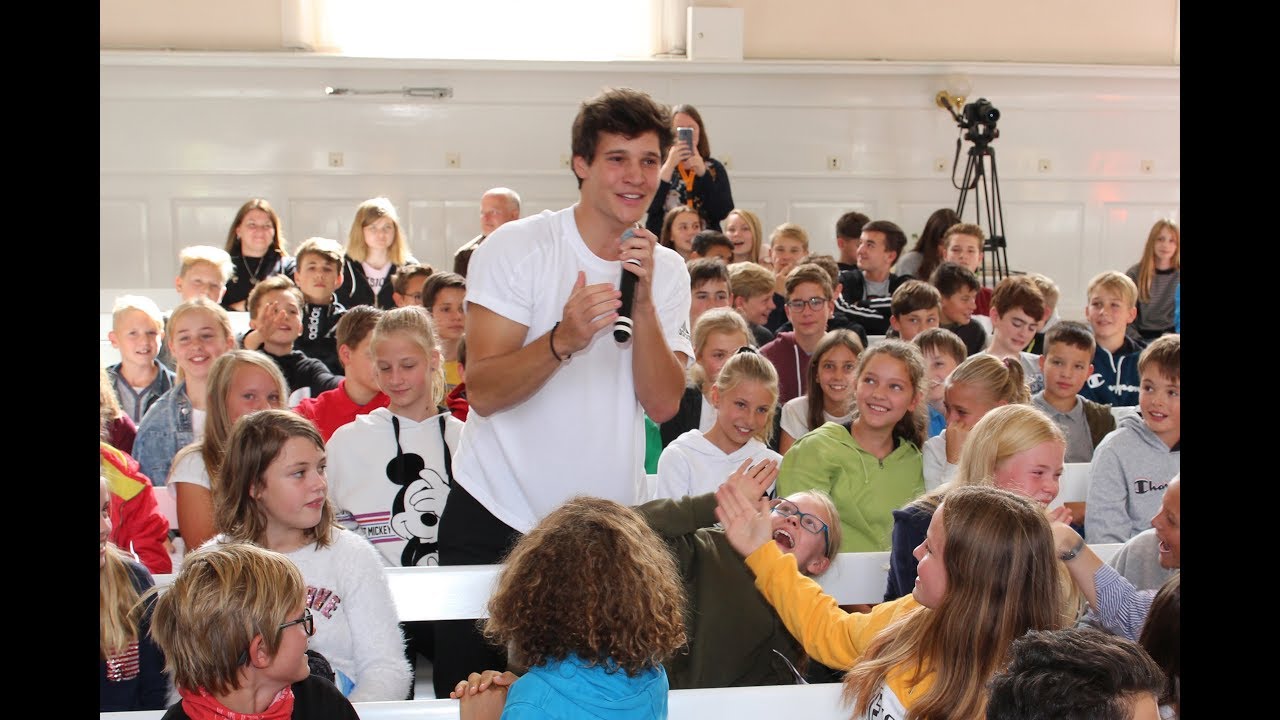 Wincent Weiss unplugged an den Zinzendorfschulen