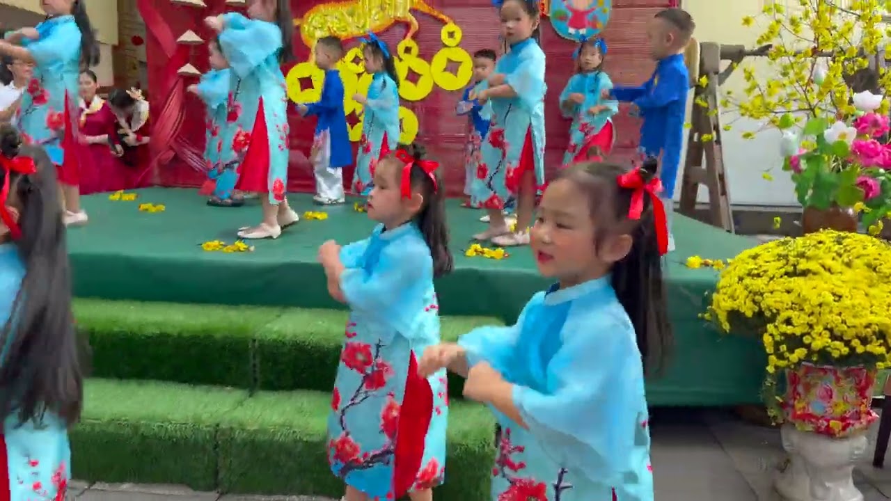 Bé Cara nhảy Tết bình an 05/02/2026