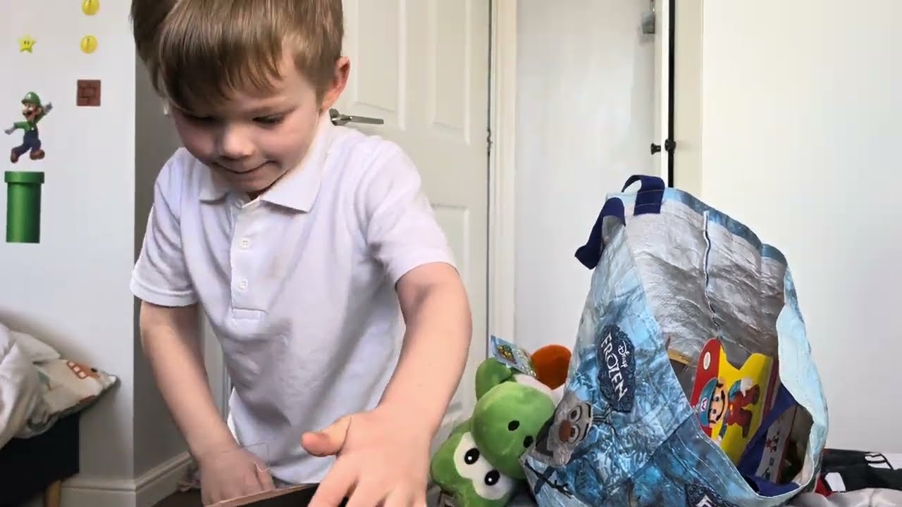 Unboxing Super Mario Bros Movie figures 