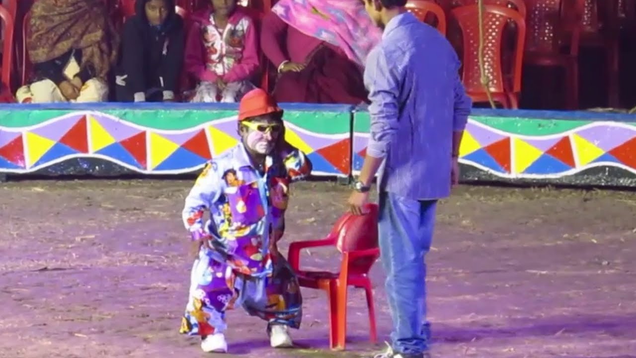 FUNNY JOKER AT AFRICAN OLYMPIC CIRCUS KOLKATA INDIA