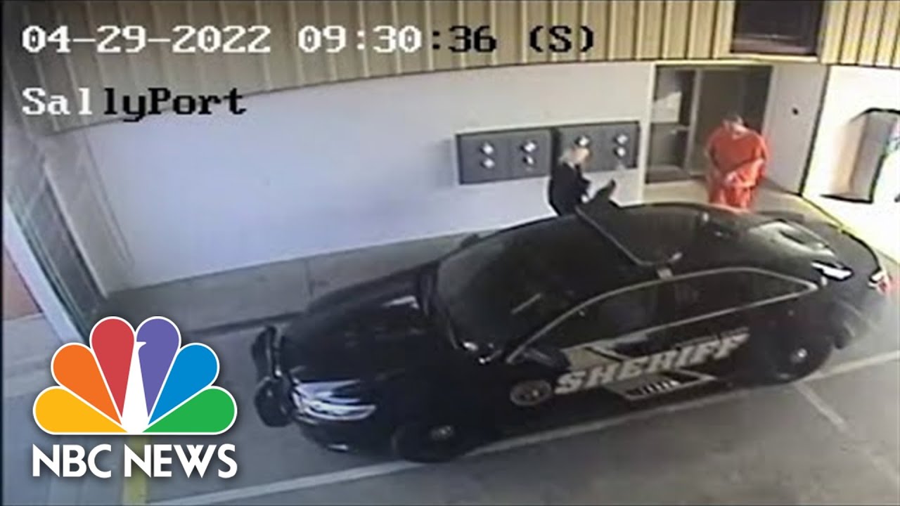 Watch: Alabama Inmate Escapes Jail With Correctional Officer