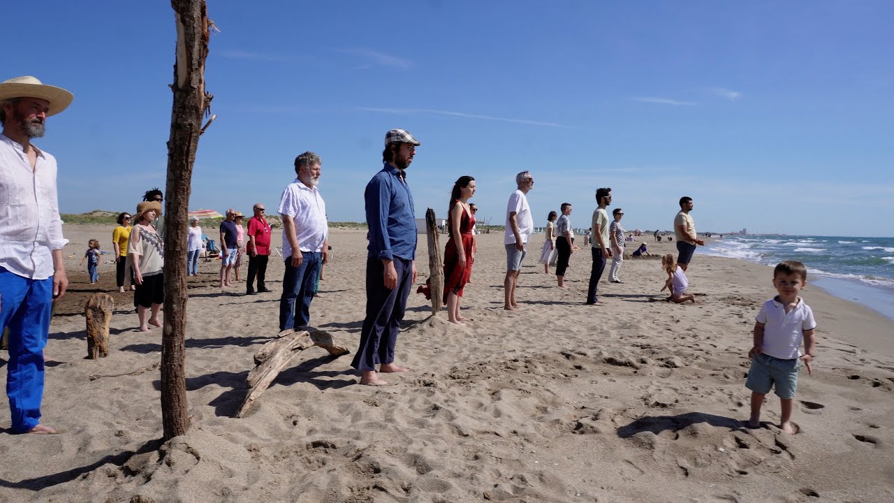 CAMILLE EN BAL. Valse en mer.