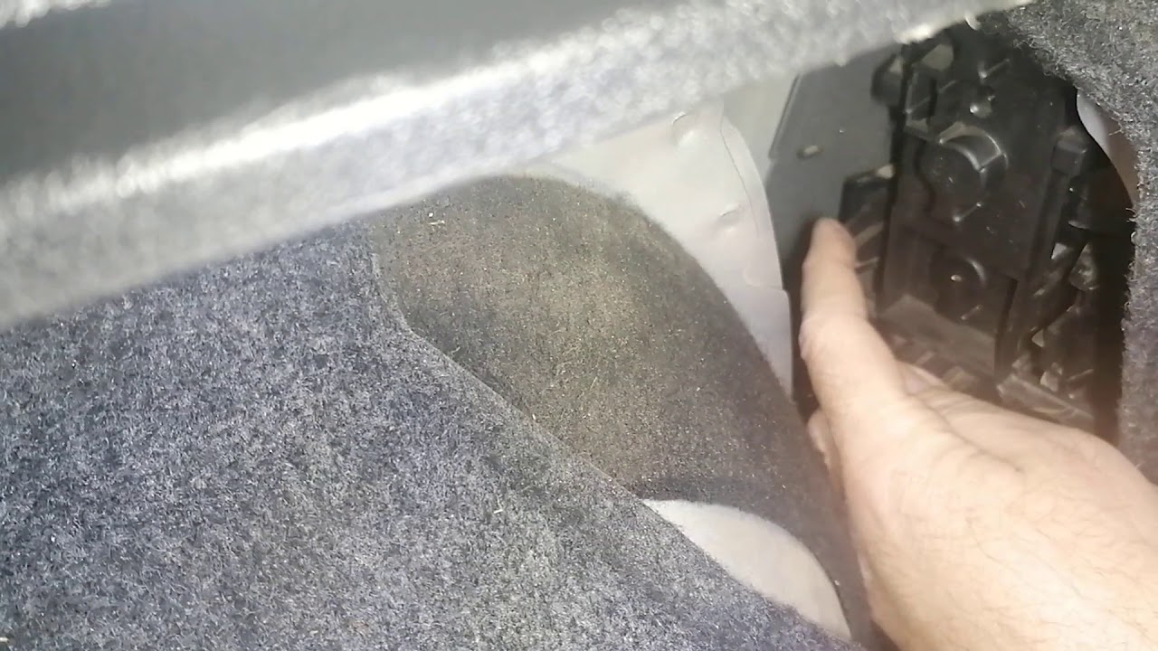 VW Golf 4 Rear Light Bulb Replacment