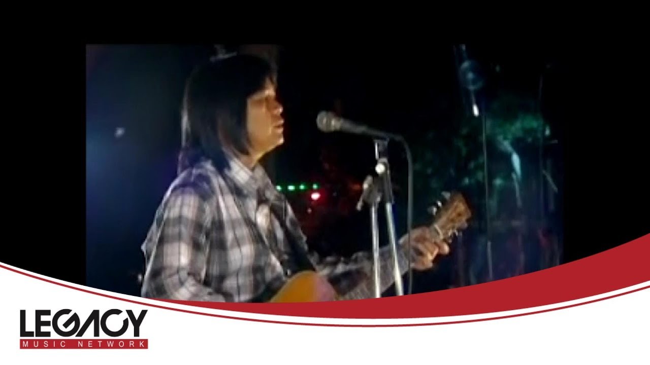 အောင်နိုင်(ပန်းခရမ်းပြာ) - ပန်းခင်းထဲမှာ