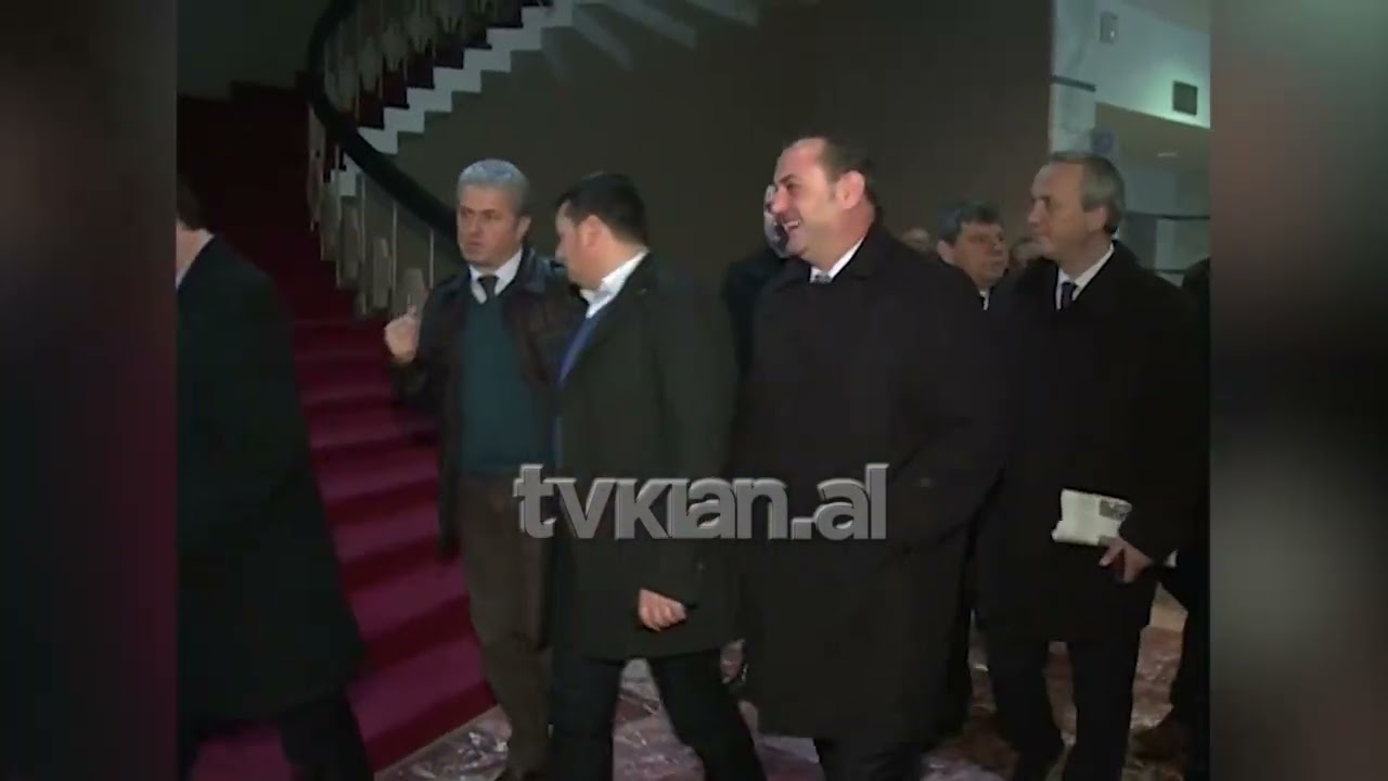 Pakënaqësi në PS për largimin e deputetëve nga bastionet e tyre-(23 Janar 2012)
