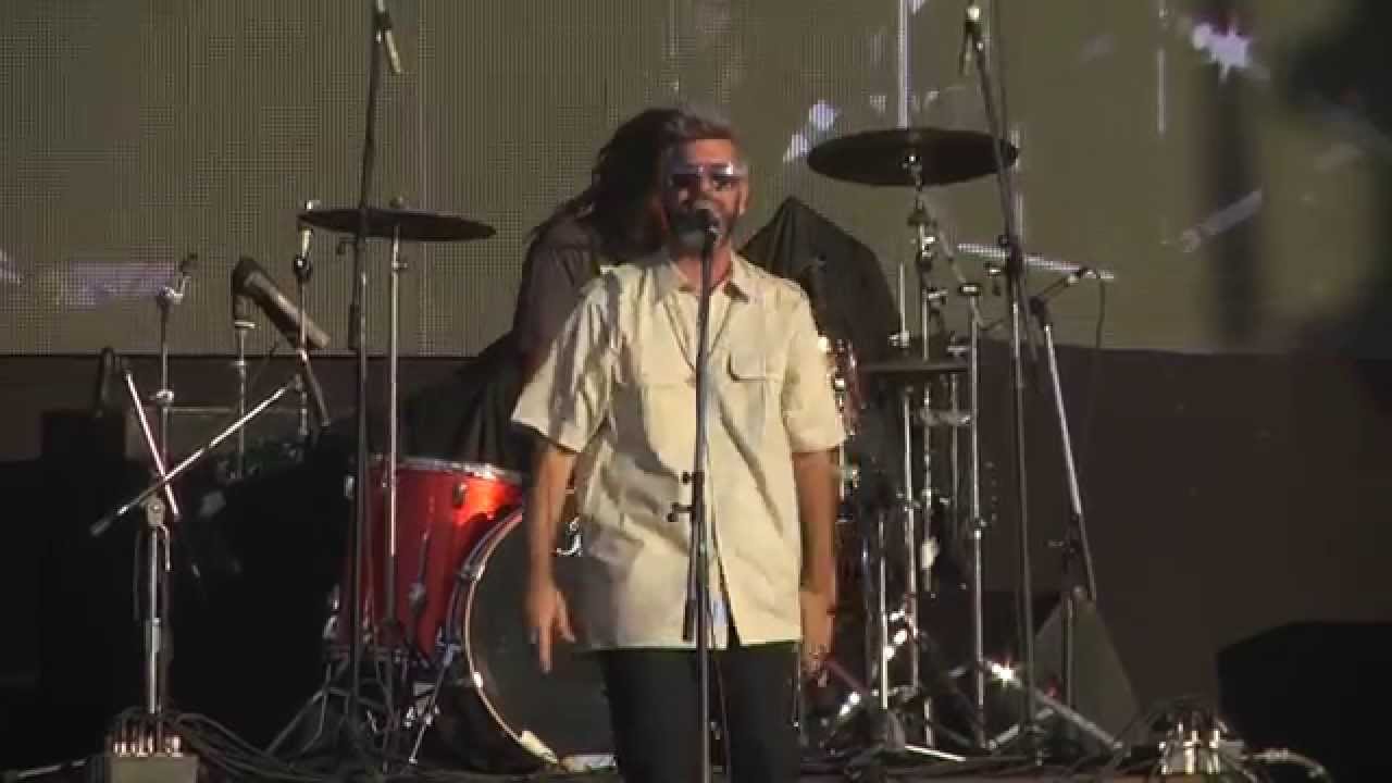 RonDamon - Tan distante  (en vivo)