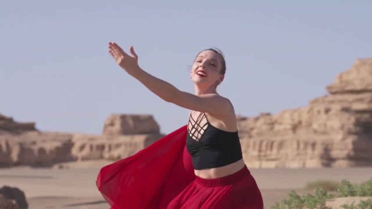 Exploring Dunhuang's heritage with ballet dancer Sabrina