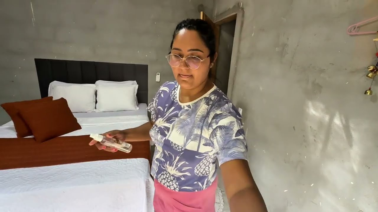 DECORANDO O MEU QUARTO NOVO 😍/ comprei as plaquinha de cabeceira 👌